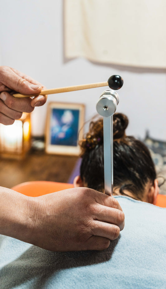 Diapasón de Sanación 128 Hz - Terapia de Sonido y Equilibrio Energético